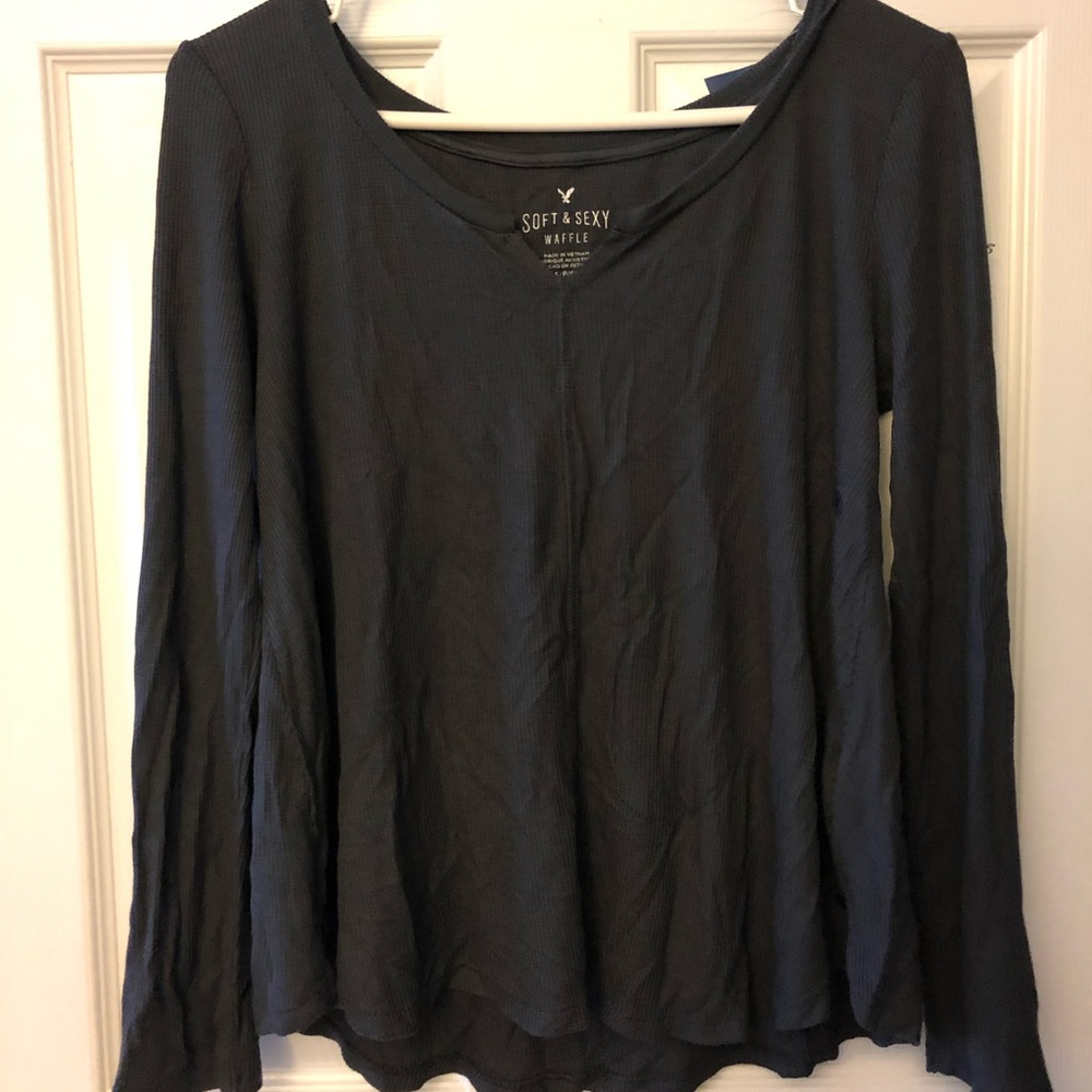 dark grey waffle knit tee :)